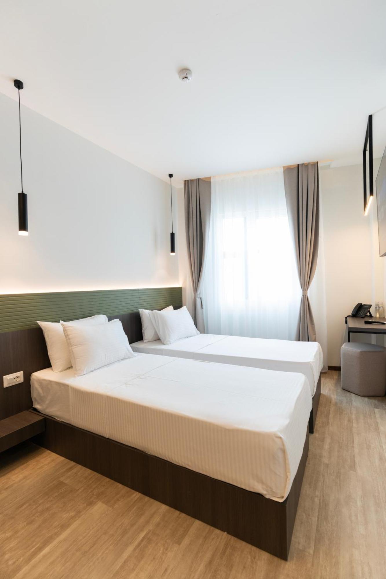 Star Hill Hotel Pristina Kültér fotó