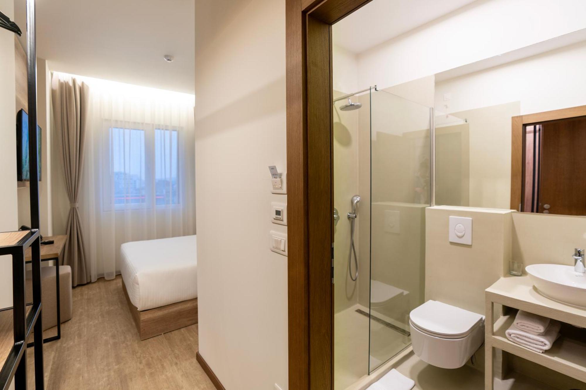 Star Hill Hotel Pristina Kültér fotó