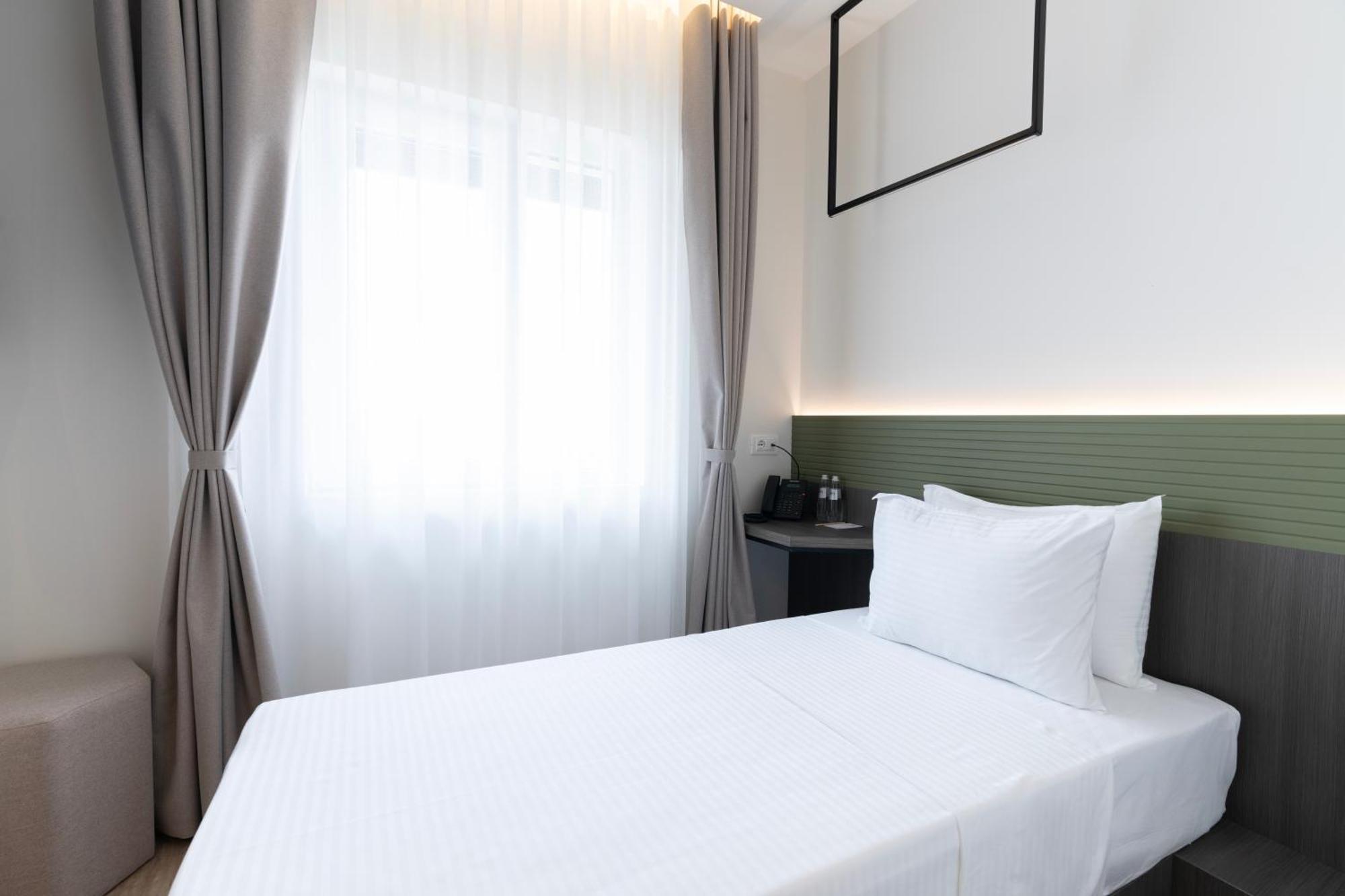 Star Hill Hotel Pristina Kültér fotó