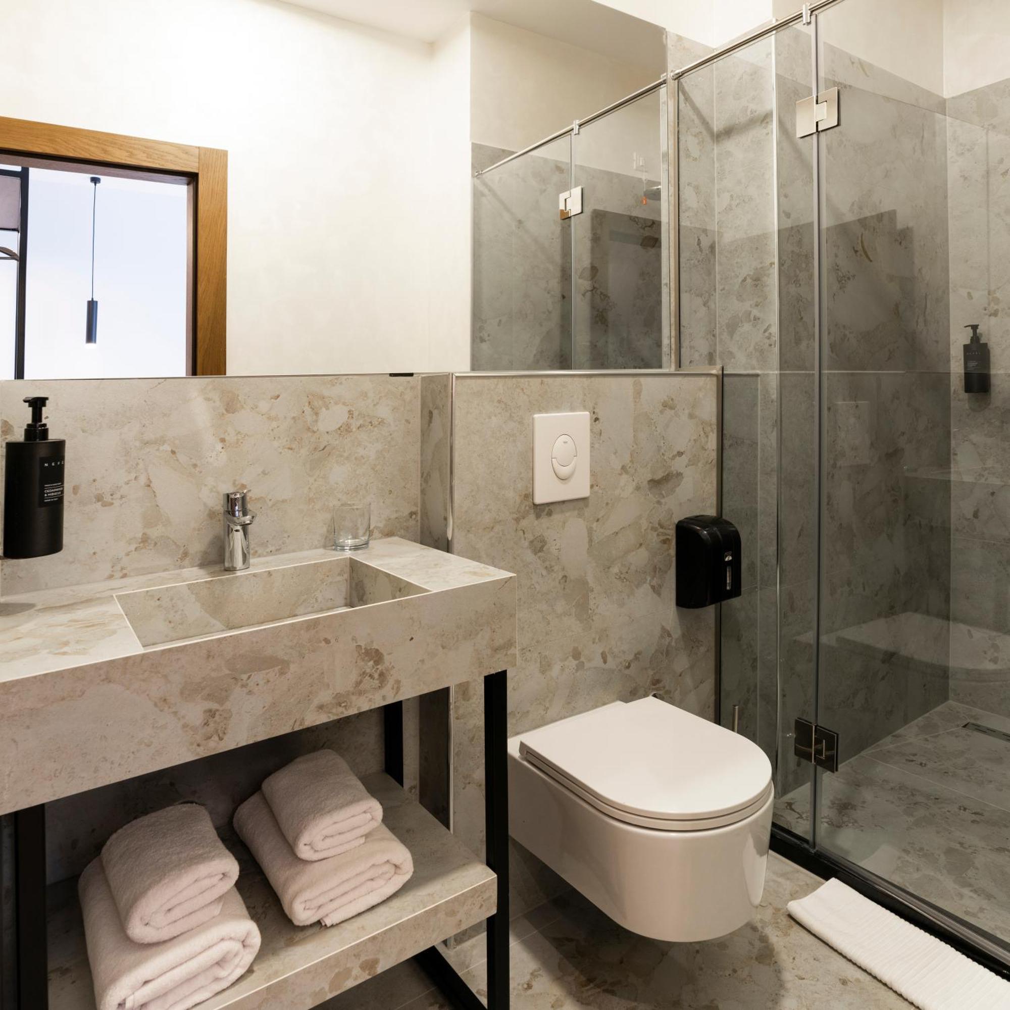 Star Hill Hotel Pristina Kültér fotó
