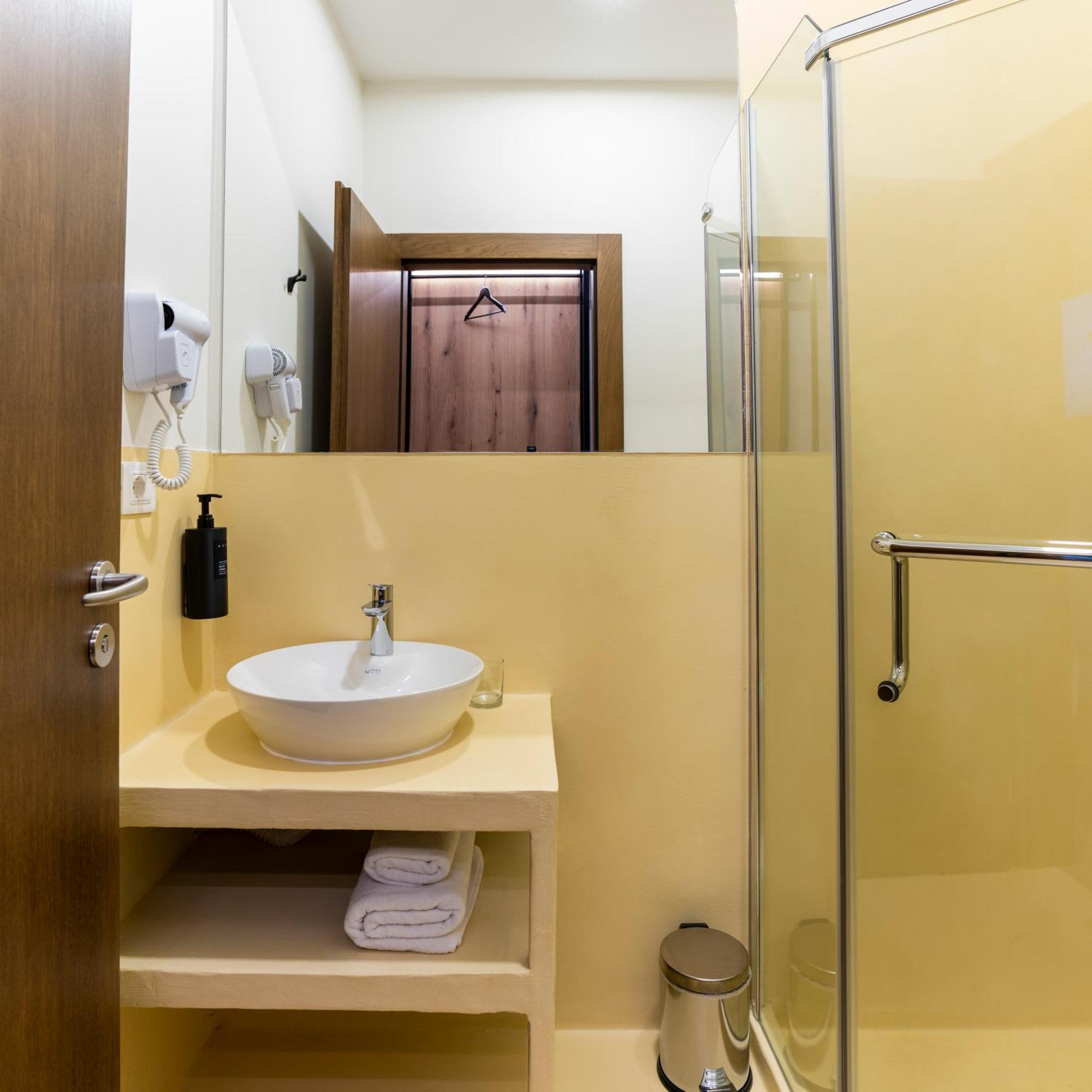 Star Hill Hotel Pristina Kültér fotó