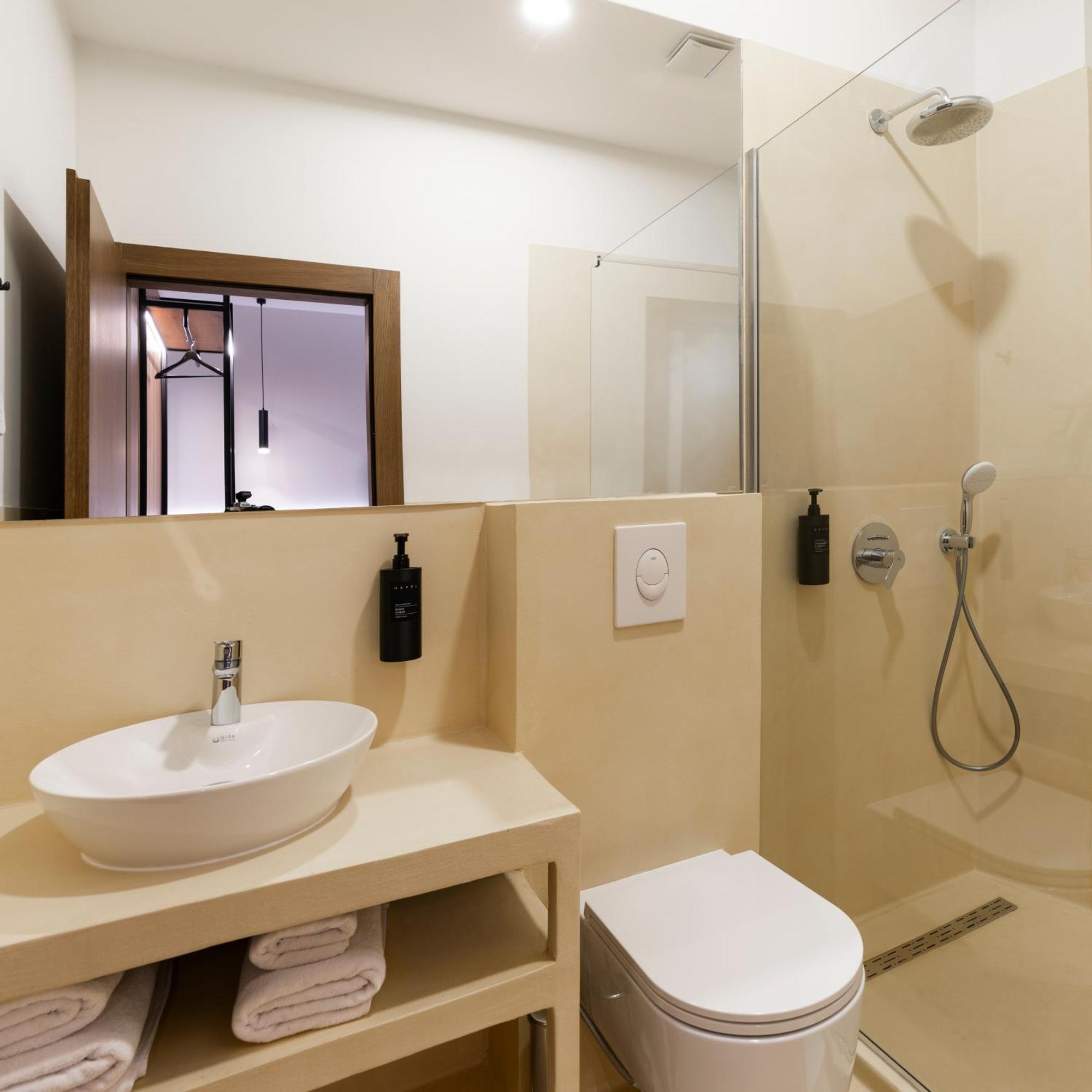 Star Hill Hotel Pristina Kültér fotó